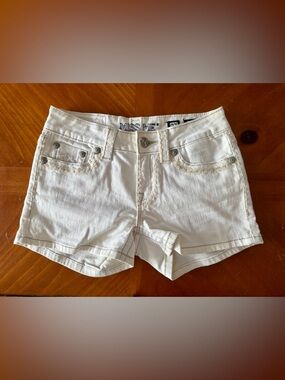 ☀️🌻Miss Me shorts 27 white Irene Festival Summer concerts🌻☀️
